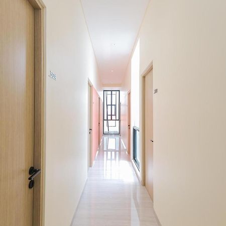 Sans Hotel Clover Ace Surabaya By Reddoorz Eksteriør bilde