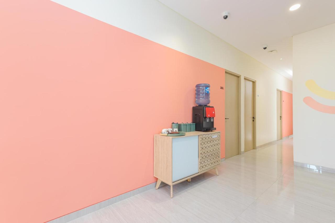Sans Hotel Clover Ace Surabaya By Reddoorz Eksteriør bilde