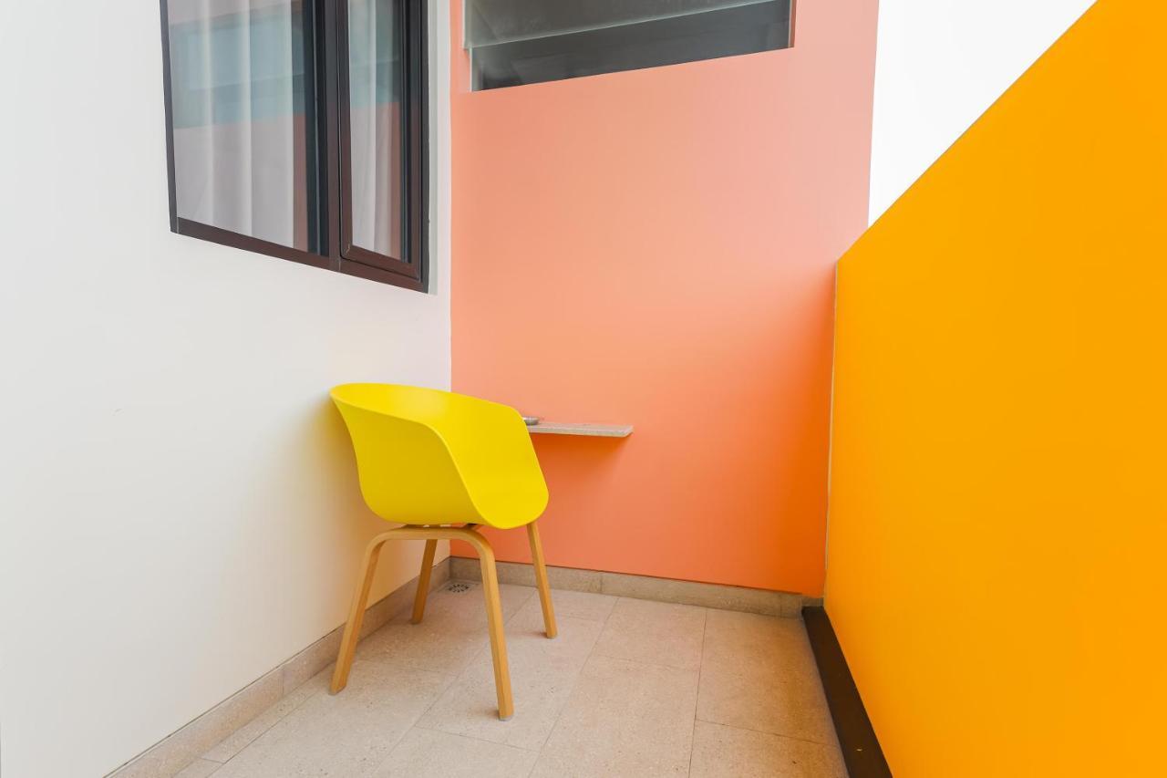 Sans Hotel Clover Ace Surabaya By Reddoorz Eksteriør bilde