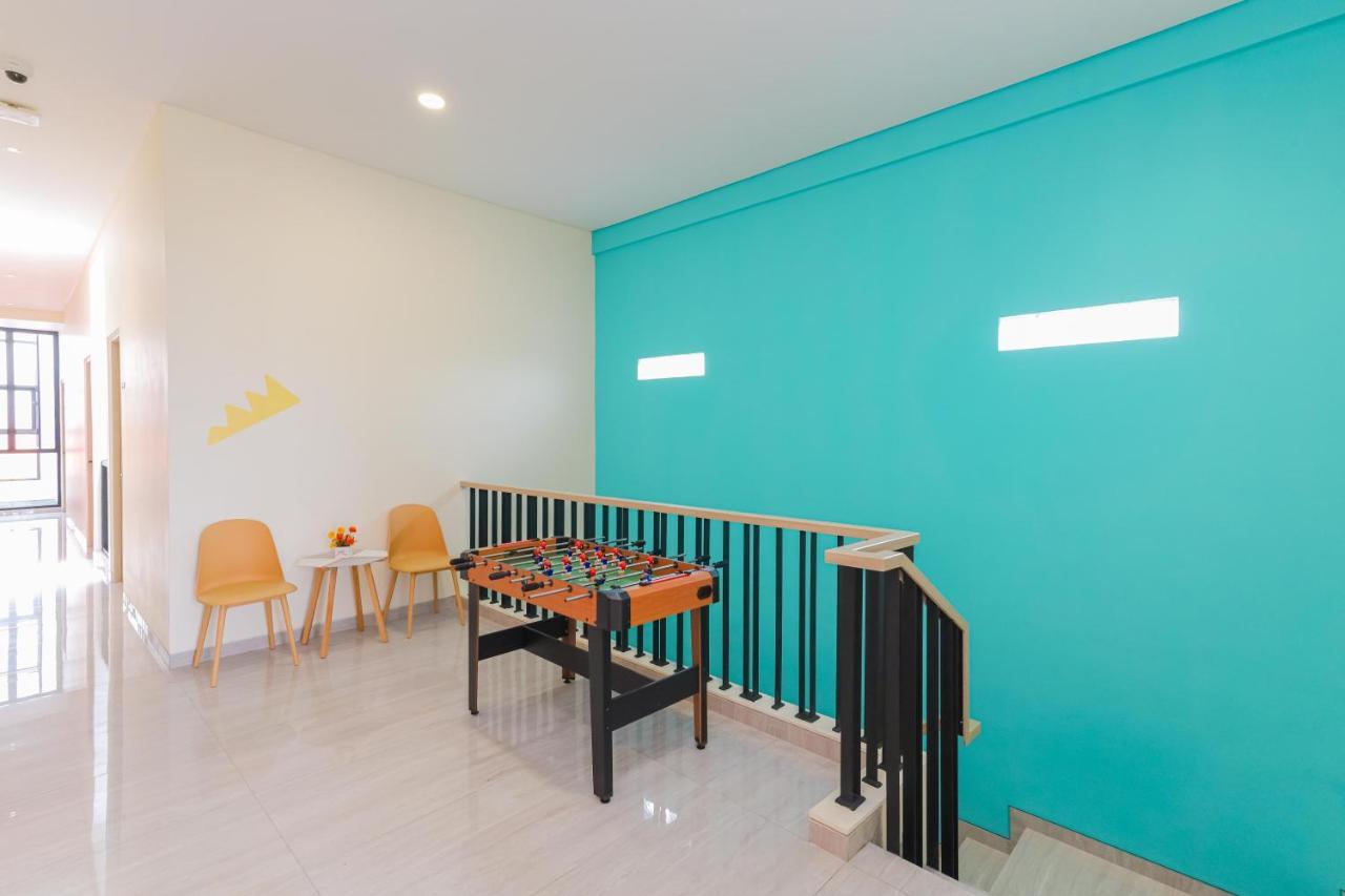 Sans Hotel Clover Ace Surabaya By Reddoorz Eksteriør bilde